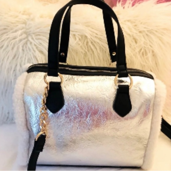 ✅🆕 JUICY COUTURE handbag/crossbody - Picture 2 of 4